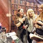 Un grup de joves durant l’escape room de Harry Potter del Saló del videojoc.