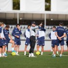 Xerrada d’Ibai Gómez en un entrenament al Comunal.