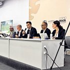 Forné amb diversos representants d’altres països.