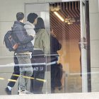 El servei d’Immigració comprova la situació regular a Schengen dels candidats.