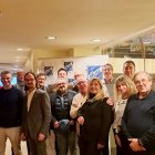 Els socis de l'Skål Club d’Andorra amb el secretari d'estat d'Afers Europeus, Landry Riba.