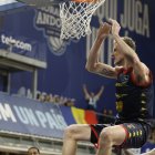 Artem Pustovyi, en el partit davant l’Unicaja.