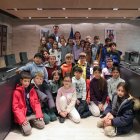 Els alumnes de cinquè de l'escola andorrana d'Ordino amb els cònsols de la parròquia.