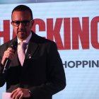 El ministre de Turisme i Comerç, Jordi Torres, durant la presentació de 'Hacking the premium'.