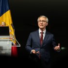 El catedràtic de la UOC, Josep Maria Duart, durant la seva conferència al vestíbul del Consell General.