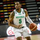 Stan Okoye, amb la samarreta de Nigèria.