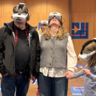 Una família vivint l’experiència immersiva.