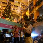 Els Catarres en concert a l'encesa de llums d'illa Carlemany.