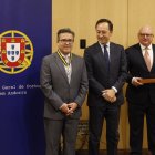 El director artístic del grup de folklore Casa de Portugal a Andorra, José Luis Gonçalves, ’ambaixador de Portugal a Andorra, José Augusto Duarte i el cònsol de Portugal, Duarte Pinto da Rocha.