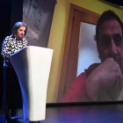 La ministra d'Afers Socials, Trini Marín, i l'escriptor Albert Espinosa, durant l'acte per commemorar el Dia Internacional de les persones amb discapacitat.