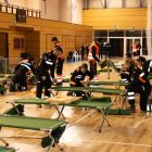 Voluntaris de protecció civil durant el simulacre al Pas de la Casa