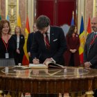 Carles Ensenyat, al centre, juntament amb la presidenta del Congrés dels Dipuats, Francina Armengol a la trobada a Madrid