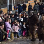 Un moment durant la representació de la farla burlesca 'L'Ossa d'Ordino'.