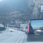 Retencions a les carreteres.