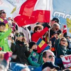 Ambient a les grades, durant una competició d'esquí amb participació d'esquiadors andorrans