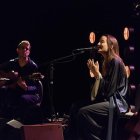 Judit Neddermann i Pau Figueres durant el concert.