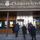 Autoritats entrant al comú d’Andorra la Vella.