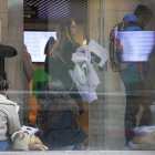 Temporers fan cua al Servei d’Immigració.