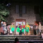 Una de les funcions d'Els Pastorets a l'exterior de Casa Comuna de Sant Julià de Lòria.