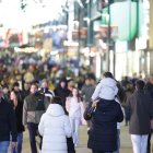 Turistes passejant per Andorra la Vella.