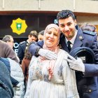 Un dels agents de la nova promoció de la policia amb la família.