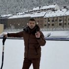 Piqué demana ajuda per treure la neu del Nou Estadi de la FAF