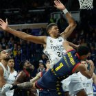 Castañeda, abans de caure a terra i lesionar-se.