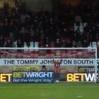 Aficionat del LEyton Orient, xutant al pal