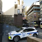 Les ambulàncies i la policia davant la pensió.