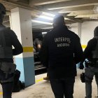 Agents del GIPA i de la Interpol.