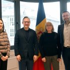 El cap de Govern, Xavier Espot, i la ministra d'Afers Exteriors, Imma Tor, amb l'alcalde de l'Ospitalet, Arnaud Diaz.