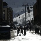Un dels carrers del Pas pràcticament vuit en una jornada de neu.