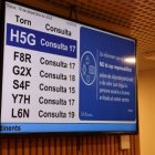 Una pantalla de la sala d’espera.
