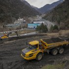 Obres de construcció de la nova estació transformadora al riu Runer.