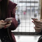 El vet a les xarxes als adolescents genera dubtes.