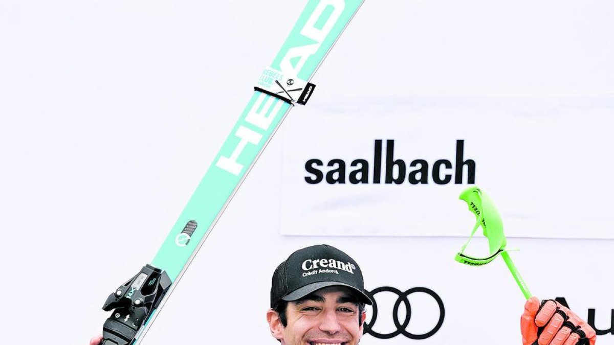 Verdú celebrant un podi