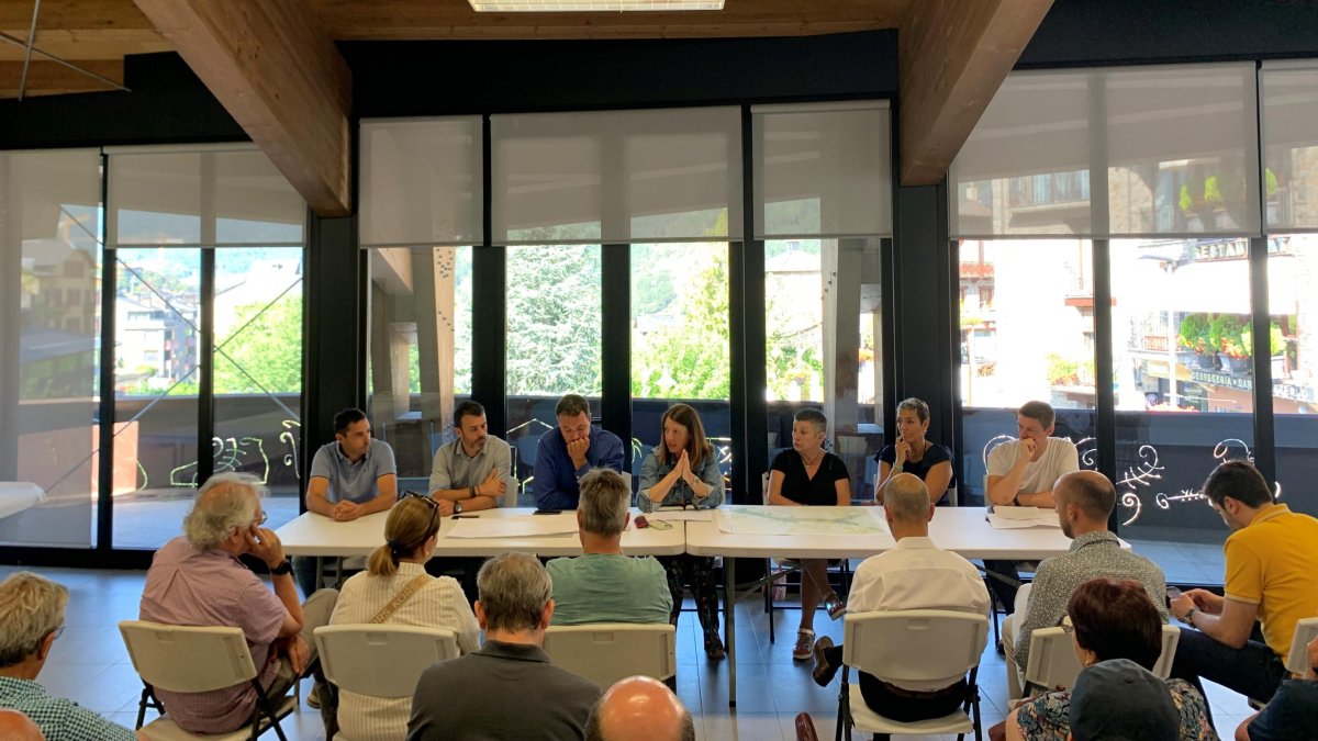 Reunió de l'exposició pública del POUP