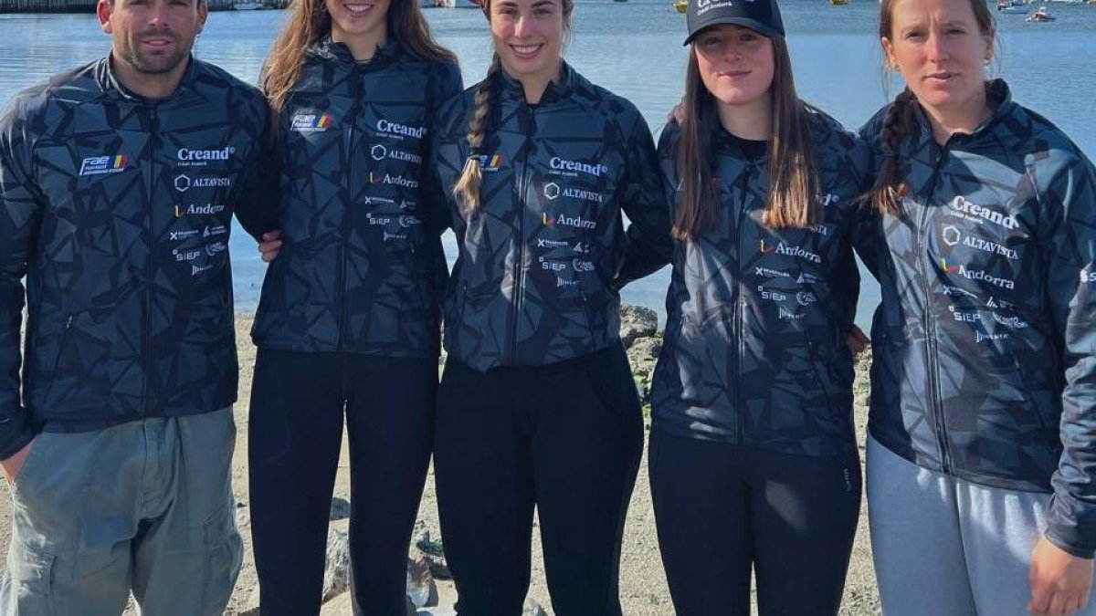 Josh Alayrach, Carla Mijares, Clàudia García, Íria Medina i Marta Jiménez.