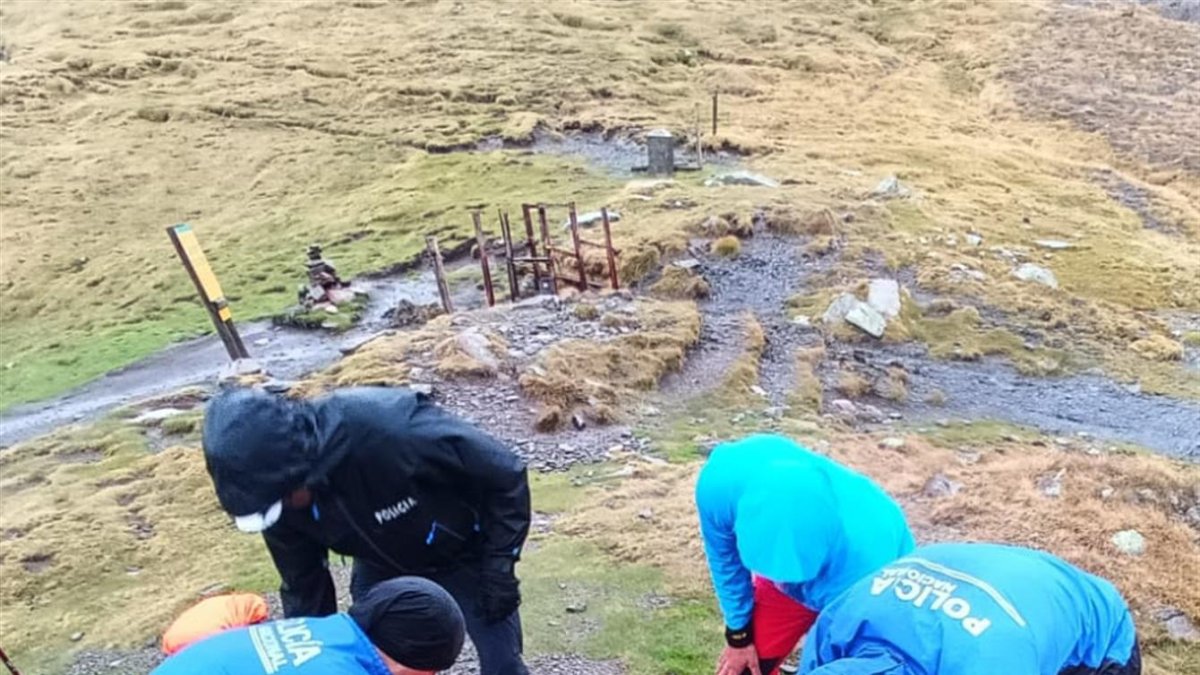 Un moment de la formació al curs internacional d'iniciació en actuacions de muntanya de la guàrdia civil