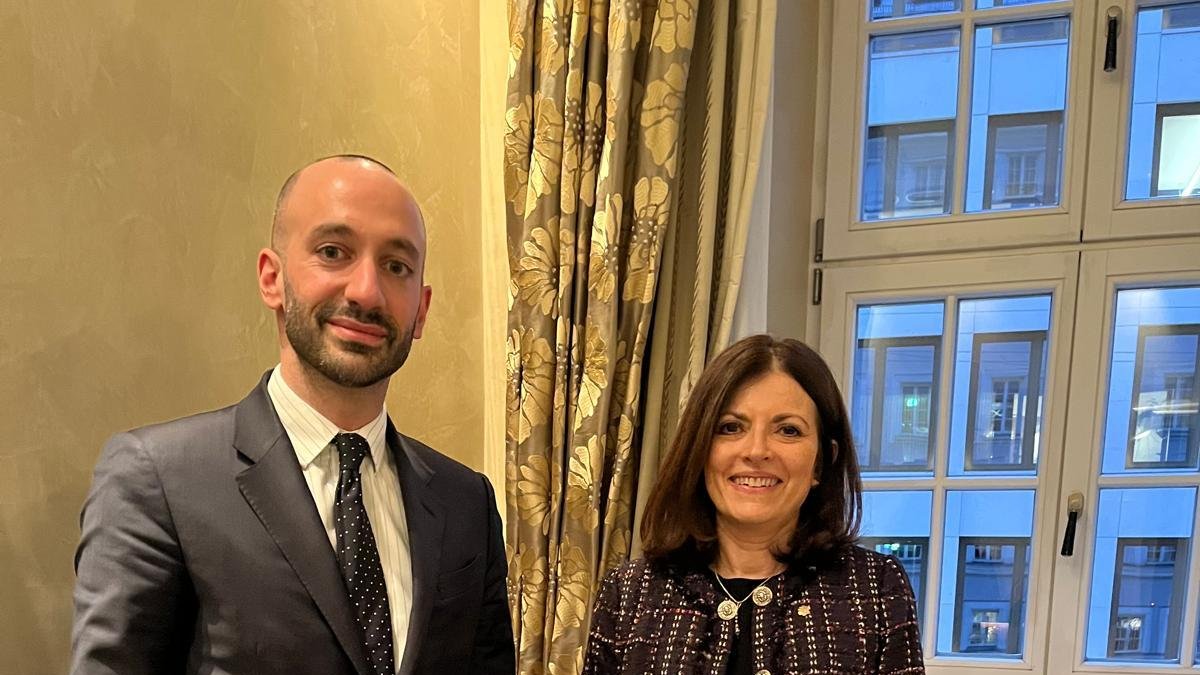 Imma Tor amb el ministre d'Afers Exteriors francès Benjamin Haddad