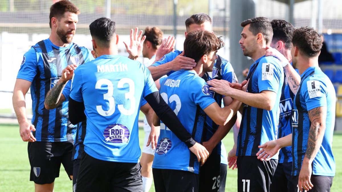Els jugadors de l’Inter Escaldes celebren un dels gols.