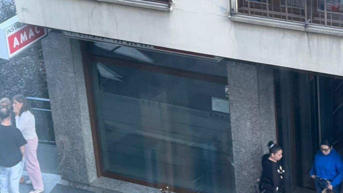 La motocicleta al lloc de l'accident