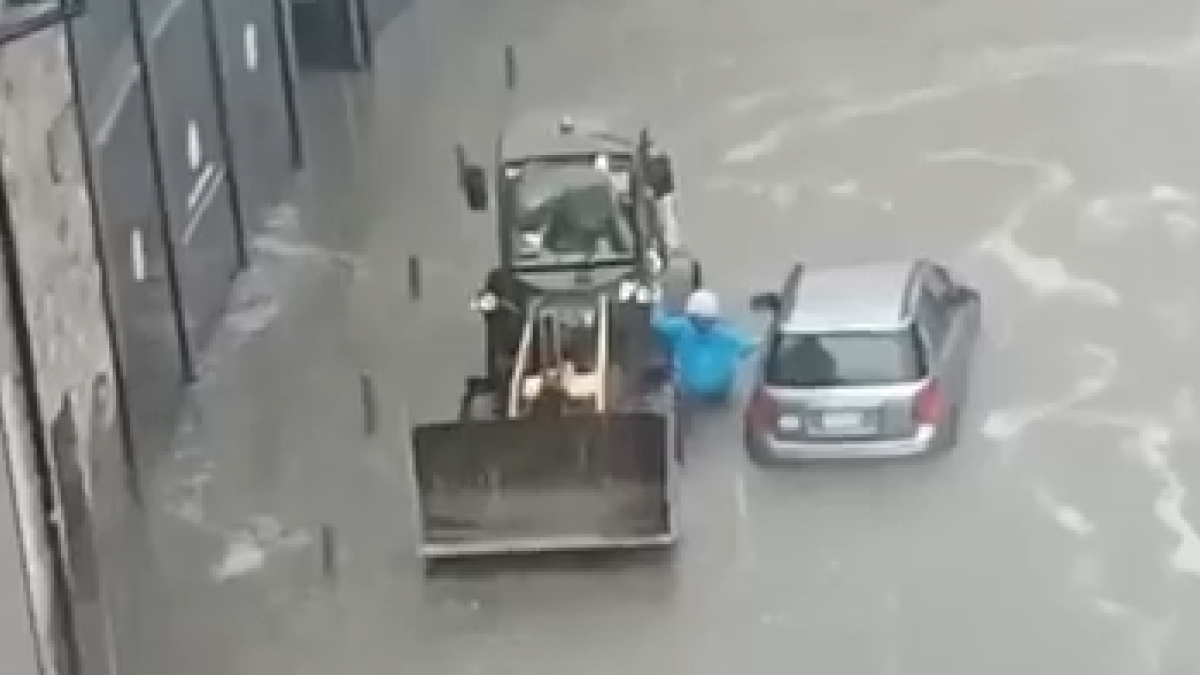 Rescat d'una persona a la Baixada del Molí.