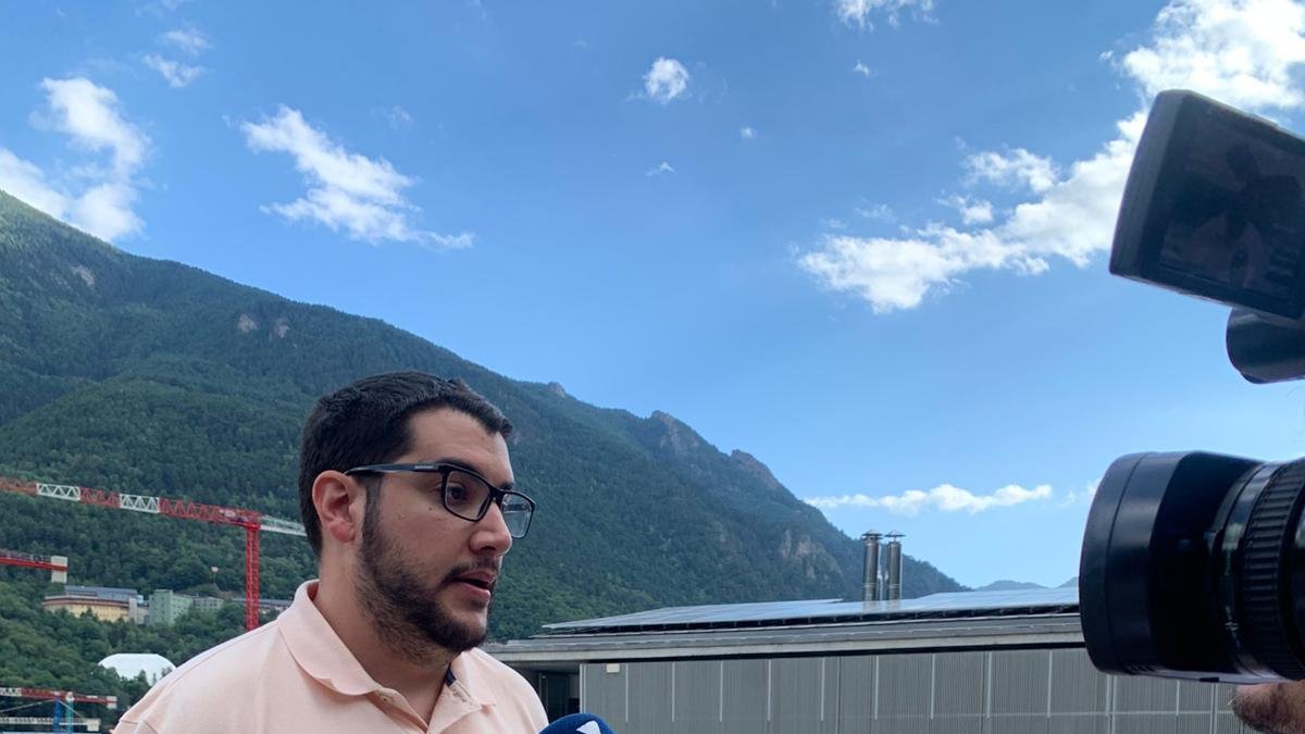 El president del Partit Socialdemòcrata, Pere Baró, durant les declaracions a la premsa.