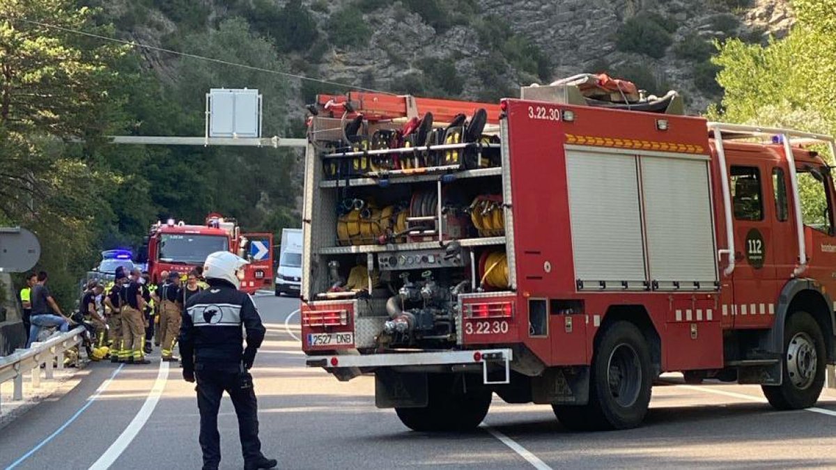 Cues a la C-14 per un xoc frontal a Hostalets de Tost
