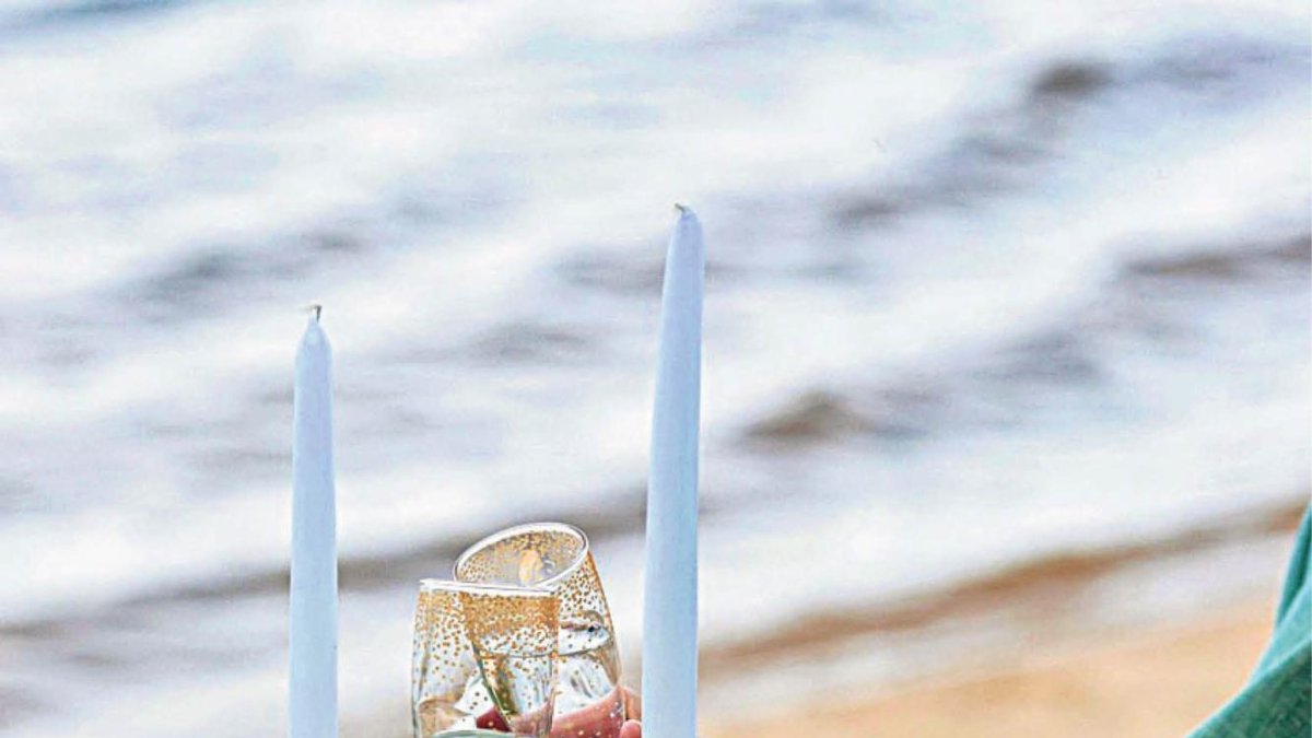 Una cala perduda, un hotelet petit i bonic, una habitació preciosa amb terrasseta amb jacuzzi.