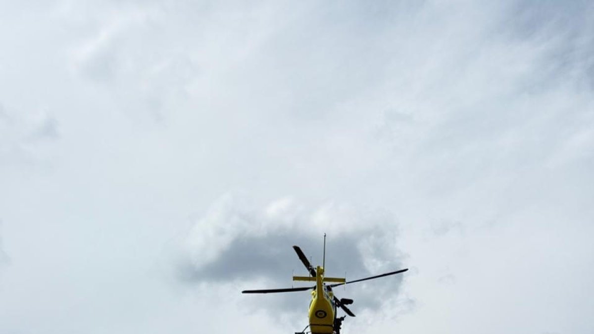 L'helicòpter dels bombers en un rescat anterior.