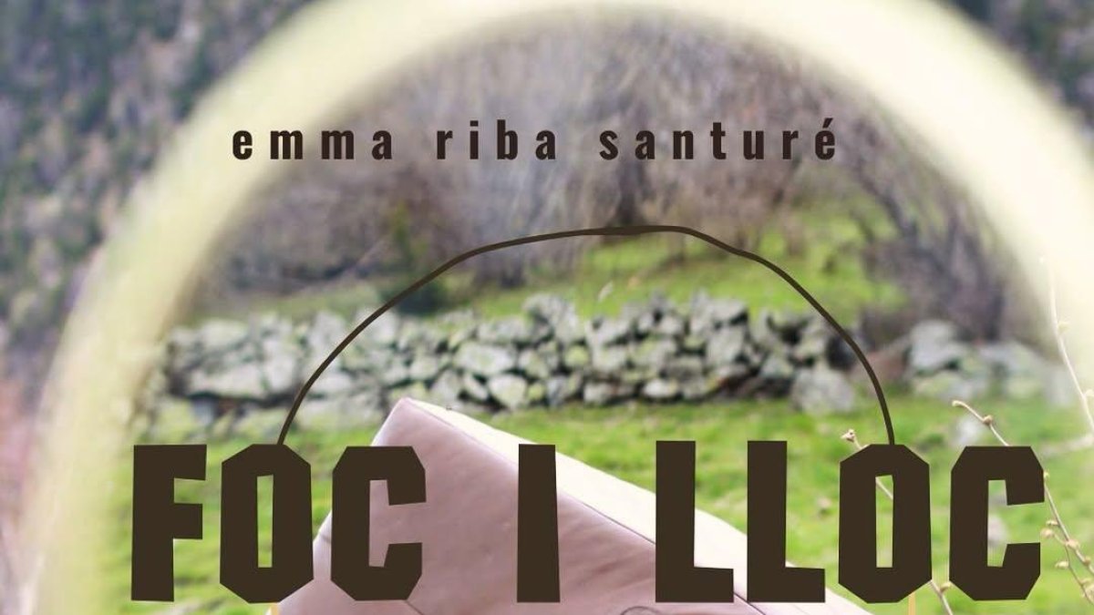 Cartell de l'espectacle 'Foc i Lloc' d'Emma Riba.