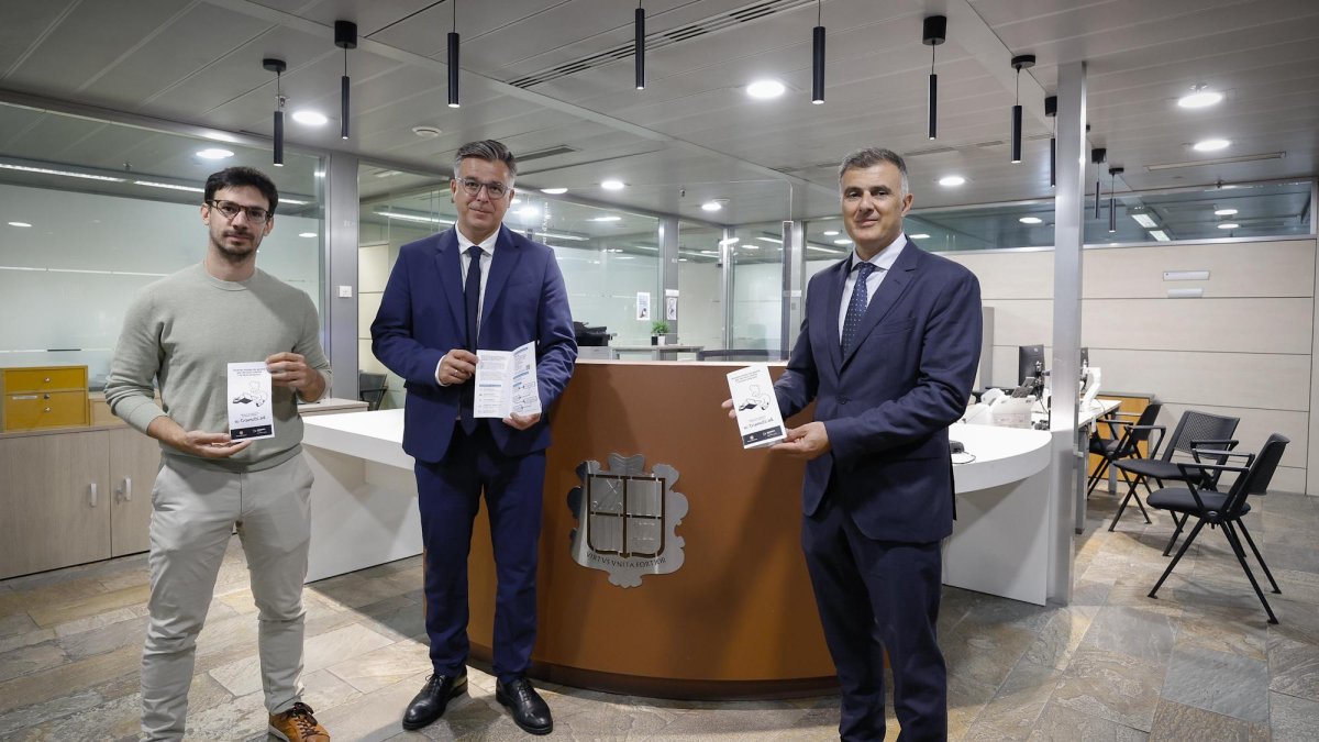 El ministre de Funció Pública i Transformació Digital, Marc Rossell, en la presentació del les mesures de l'atenció del servei de Tràmits.