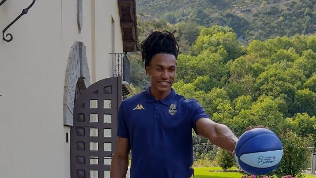 Yves Pons, ahir en la presentació a Ràdio Andorra.